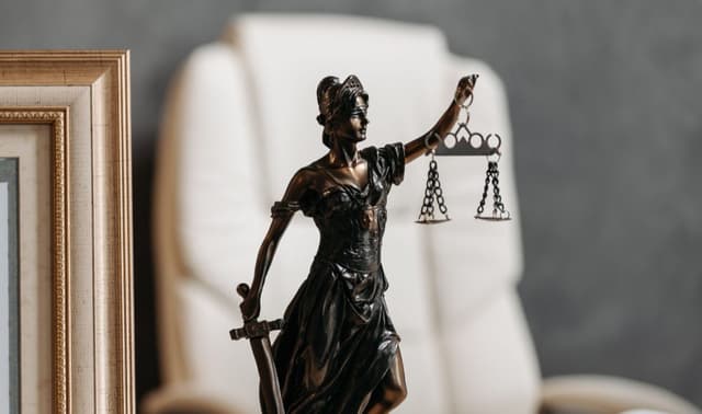 Libertad condicional en España: Lo que un abogado puede hacer por ti